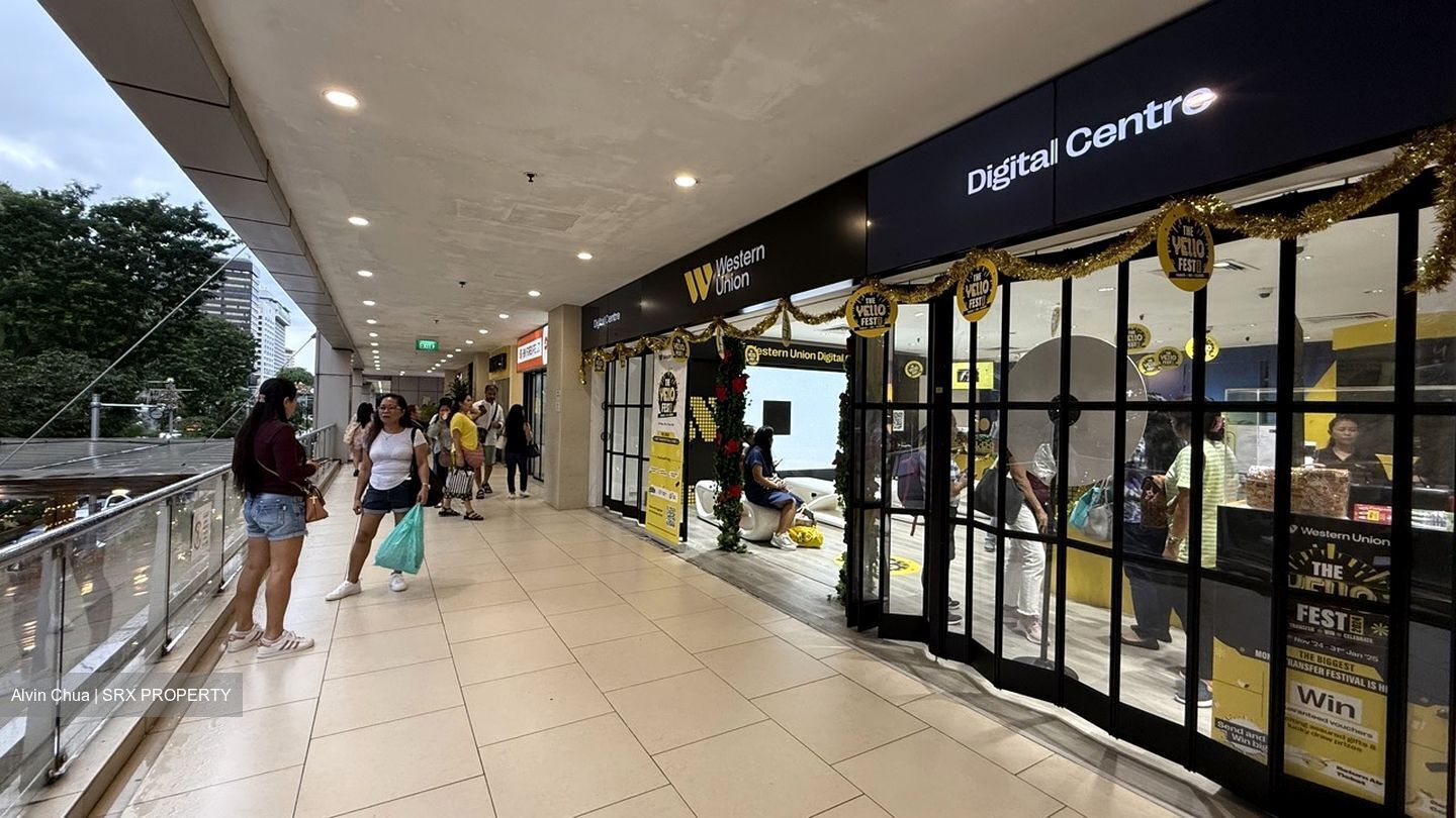 Lucky Plaza (D9), Retail #575892411